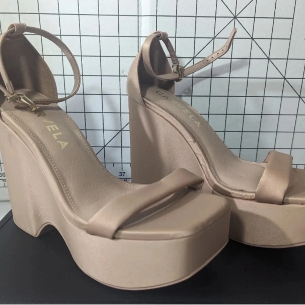 Carvela new without